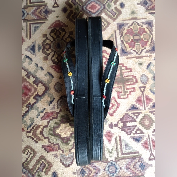 CLASSIFIED Floral Beadwork Platform Flip Flops - Picture 4 of 7